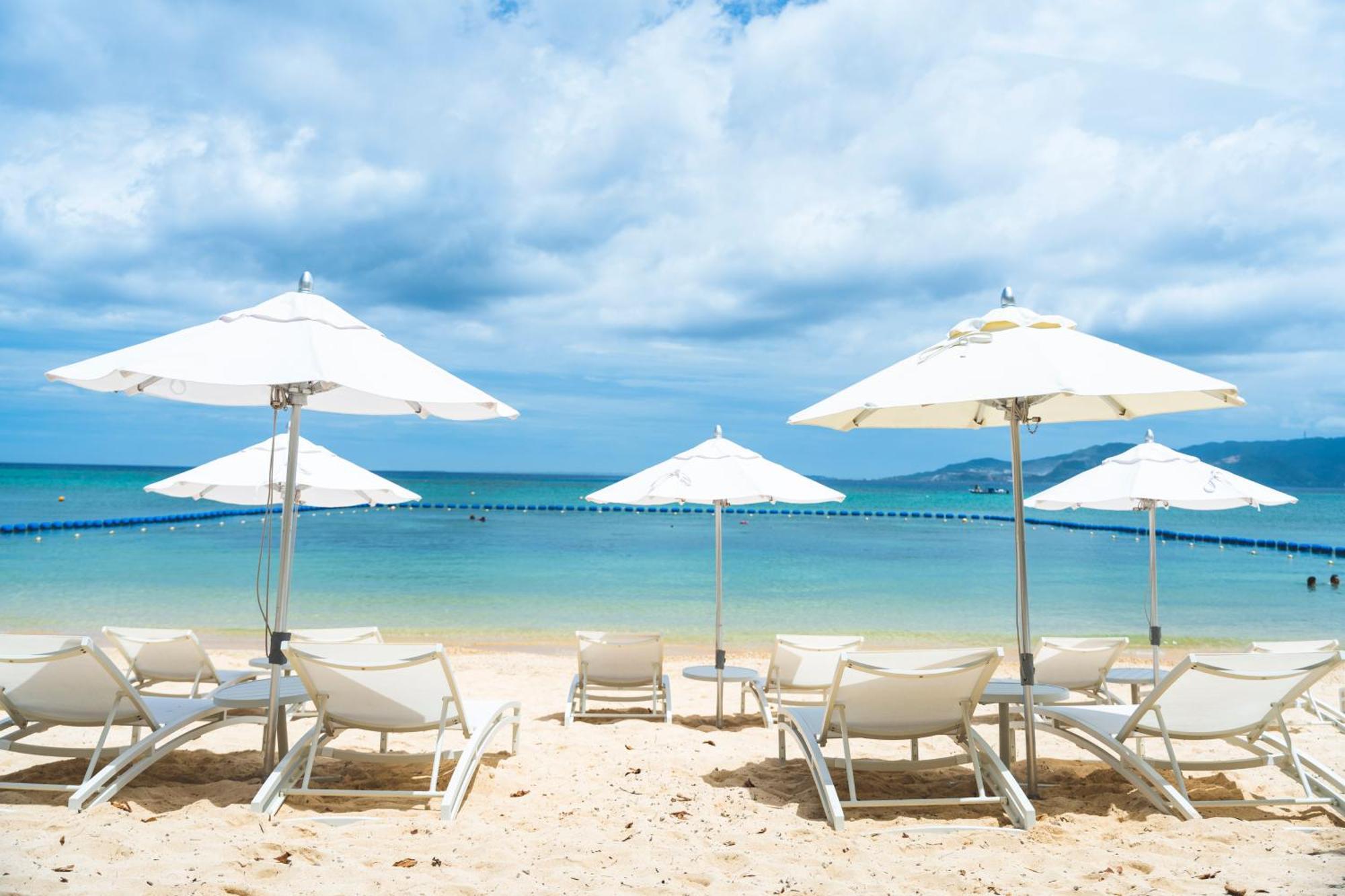 Halekulani Okinawa Hotel Onna Bagian luar foto