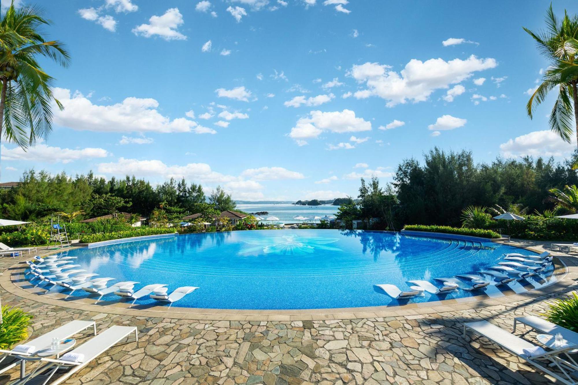 Halekulani Okinawa Hotel Onna Bagian luar foto