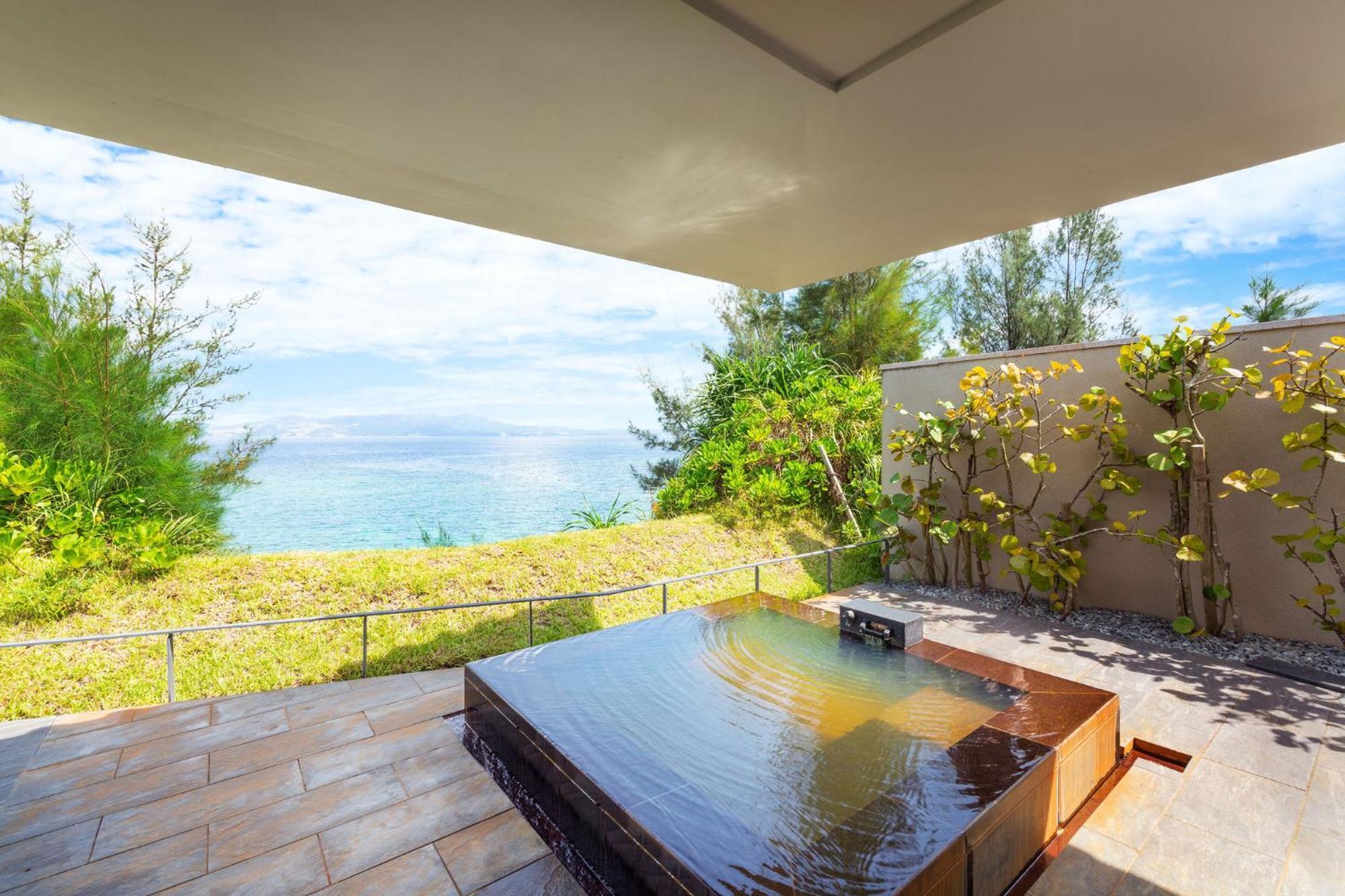 Halekulani Okinawa Hotel Onna Bagian luar foto